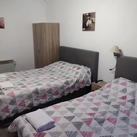 アパート Samuil -