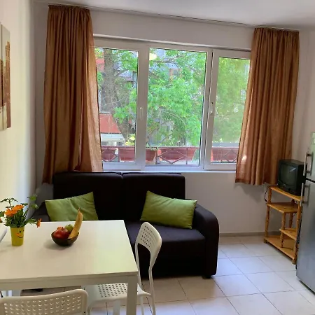 アパート Samuil - *